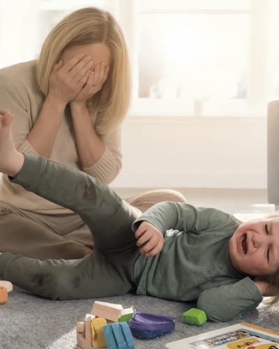 Мама і дитина в напружений момент